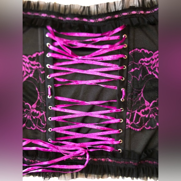 Black and purple corset - Picture 5 of 8